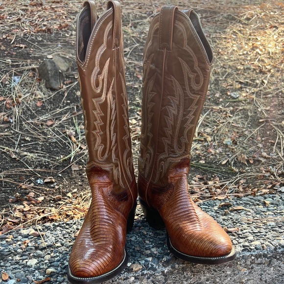These are the real deal, split leather and lizard stand-up cowboy boots - Picture 2 of 4